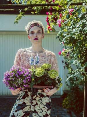 Flowerbomb / Mode / Beauty  Fotografie von Model VTNA ★11 | STRKNG