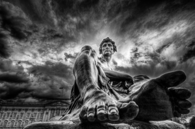 The hero / Schwarz-weiss  Fotografie von Fotograf Markus Landsmann | STRKNG