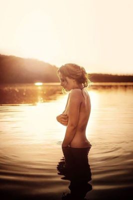 einsWERDEN / Nude  Fotografie von Model KathaStrophe ★22 | STRKNG