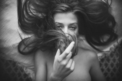 curl / Portrait  photography by Model la gipsy ★115 | STRKNG