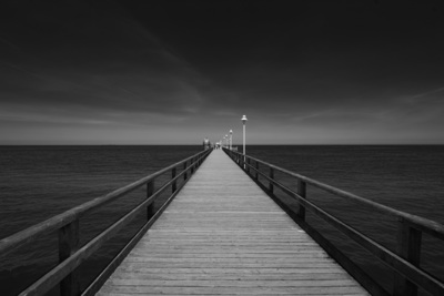 ... to the ocean / Schwarz-weiss  Fotografie von Fotograf COCOPIX | STRKNG