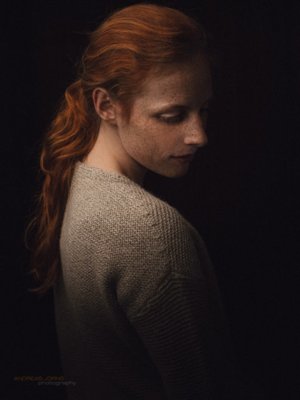 von Andreas Jorns / Portrait  Fotografie von Model Marilla Muriel ★87 | STRKNG