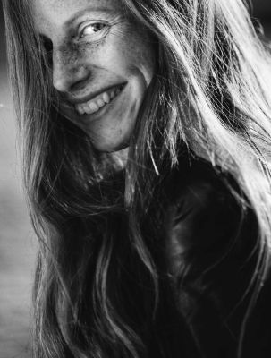 Smile / Portrait  Fotografie von Model Marilla Muriel ★87 | STRKNG