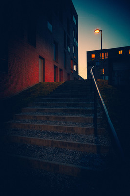 Abends, bei uns in der Nachbarschaft / Cityscapes  photography by Photographer Thomas Lottermoser ★6 | STRKNG