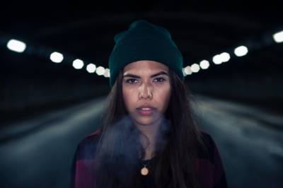 Niluh 1.0 / Menschen  Fotografie von Fotograf Bordstein! | STRKNG