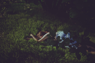 Grass sewn to the ground / Fine Art  Fotografie von Fotografin Vivienne B ★32 | STRKNG