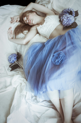 L' Azur _ Tristesses de la Lune / Portrait  Fotografie von Fotografin Vivienne B ★32 | STRKNG