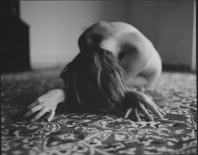 on the carpet / Nude  Fotografie von Fotograf 35mm ★58 | STRKNG