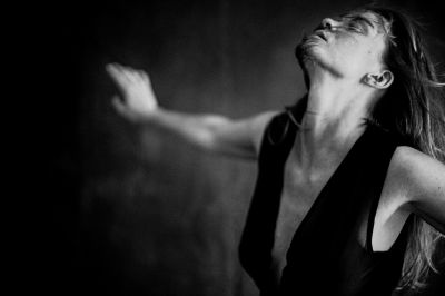 LOOSING-SELF-CONTROL / Menschen  Fotografie von Fotograf HANS KRUM ★78 | STRKNG