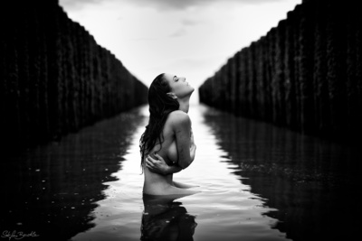 cry tonight / Schwarz-weiss  Fotografie von Fotograf Stefan Beutler ★146 | STRKNG