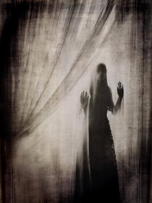 Let the right one in / Lost places  Fotografie von Fotografin Julie ★8 | STRKNG