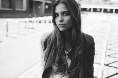 Simone / Portrait  photography by Photographer @alexknipst ★2 | STRKNG