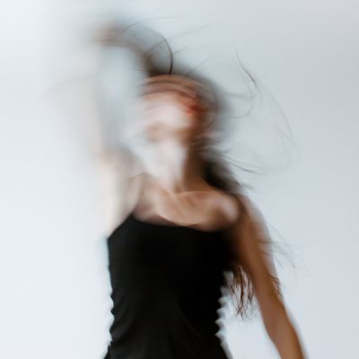 Dance / Portrait  Fotografie von Fotografin Emilie Möri ★4 | STRKNG