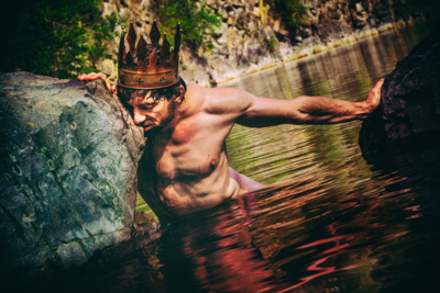 The mad king / Menschen  Fotografie von Model John-Erik ★8 | STRKNG