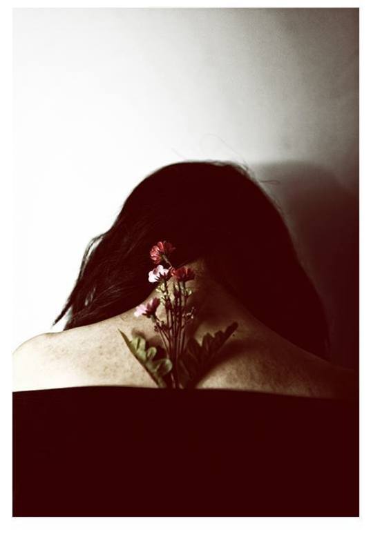 BEHIND HER FACE - &copy; Little Ann | Mood