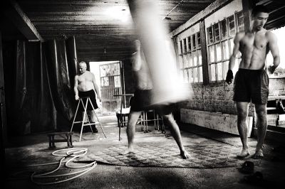 Kick it / Menschen  Fotografie von Fotograf Jochen van Eden ★2 | STRKNG