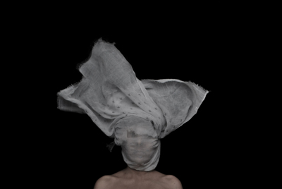 —Let fly the birds that are around your head. / Konzeptionell  Fotografie von Fotografin Marie Casabonne ★5 | STRKNG