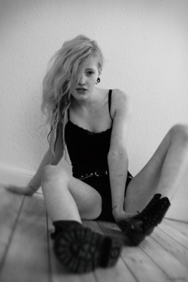 Kreativität ist ein Kind der Freiheit! / Menschen  Fotografie von Model Madame Peach ★29 | STRKNG