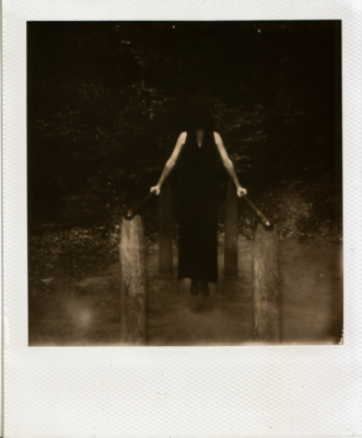 Hang out your worries / Schwarz-weiss  Fotografie von Fotografin Uschka Design | STRKNG