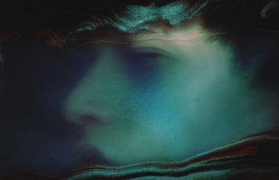 I sink into a mixture of water and sand / Portrait  Fotografie von Fotograf Nadæc ★4 | STRKNG