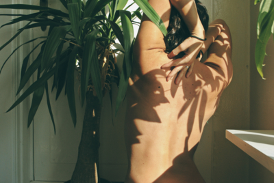 Palm Bit*h / Nude  photography by Photographer Rebecca Mannino | STRKNG
