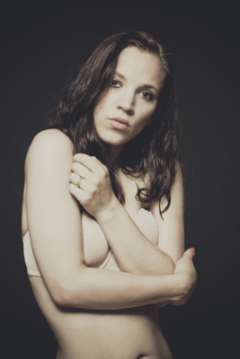 Cum tacent, clamant. / Portrait  photography by Model Dawina ★10 | STRKNG