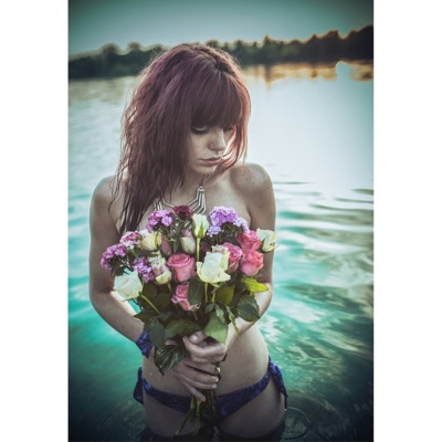 Flowers of water / Portrait  photography by Model Janine Cataldo ★5 | STRKNG