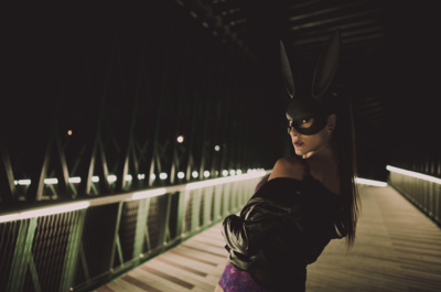 Rabbit in the brigde / Portrait  Fotografie von Fotografin Gema S. Najera ★3 | STRKNG