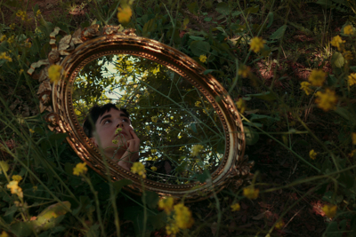 Mirror / Portrait  Fotografie von Fotografin Isobel Álvarez ★1 | STRKNG