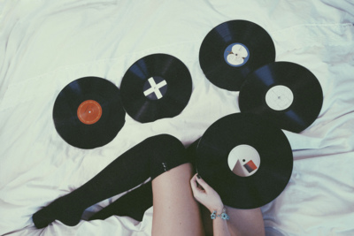 Vinyl love. / Mood  photography by Photographer Natalia Ancora Photography ★1 | STRKNG