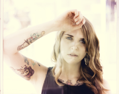 'Cause I'm looking at you through the glass / Portrait  Fotografie von Fotograf Pic:Iso | STRKNG