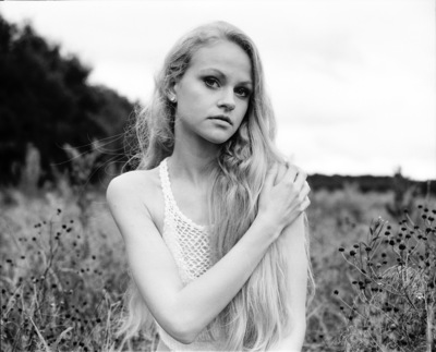 Annika / Schwarz-weiss  Fotografie von Fotograf Sven Wagenfeld ★1 | STRKNG