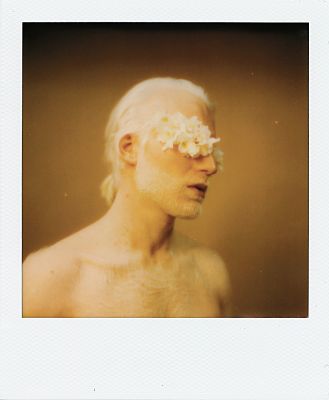 maschall / Instant-Film  Fotografie von Fotografin Ana Lora ★76 | STRKNG