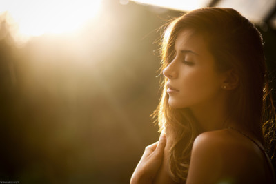 *Touched by the light* / Portrait  photography by Photographer Verwunschlicht ★20 | STRKNG