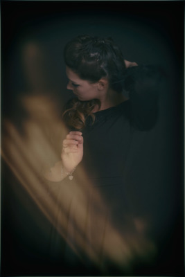 Sara / Menschen  Fotografie von Fotograf Fabio Toschi ★1 | STRKNG