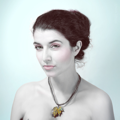 pALE / Portrait  photography by Designer/&shy;Brand Cu Nature ★17 | STRKNG