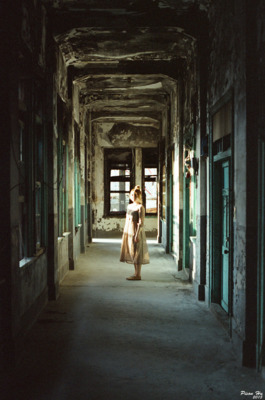 Time Corridor / Lost places  Fotografie von Fotograf Pison Hu | STRKNG