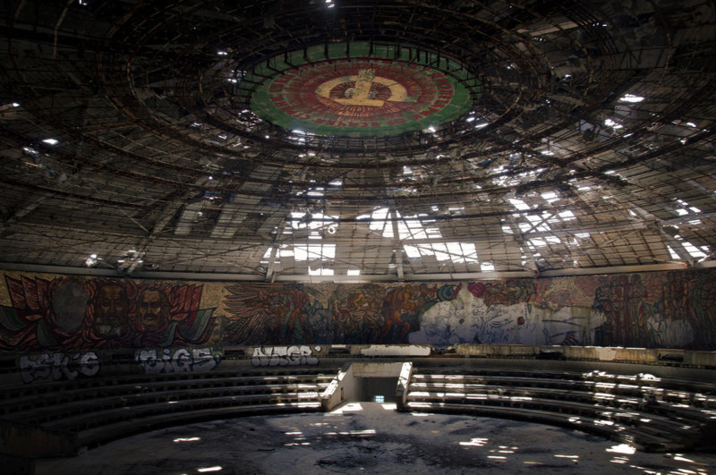 Inside the Headquarters - &copy; eLe_NoiR | Abandoned places