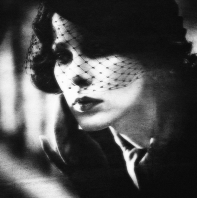 Moment of Mourning / Portrait  Fotografie von Fotograf peterallert1 ★11 | STRKNG