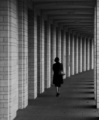 Arkadengang / Street  photography by Photographer Lothar Wulff | STRKNG