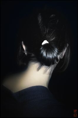 The dim light and the girl #6 / Menschen  Fotografie von Fotograf Gilles Le Corre ★1 | STRKNG