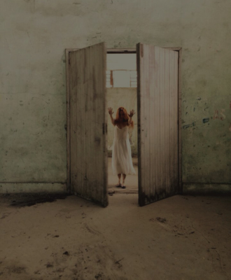 poetic ghostly / Performance  Fotografie von Fotografin Heloisa ★8 | STRKNG