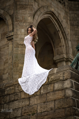 Pati auf der Kirchenmauer / Fashion / Beauty  photography by Photographer JeyTee Photography | STRKNG