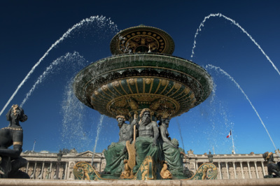 The south side of the Fontaine des Fleuves in place de la Concorde. / Stadtlandschaften  Fotografie von Fotograf David Henry | STRKNG