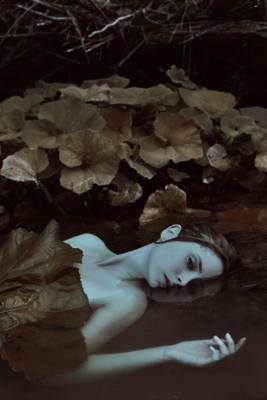 Dissolve / Konzeptionell  Fotografie von Model Alessandra ★19 | STRKNG