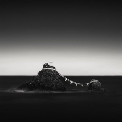 Meoto Iwa / Black and White  photography by Photographer Thomas Leong ★1 | STRKNG