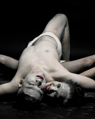 Two-headed / Performance  photography by Photographer DQ ★1 | STRKNG