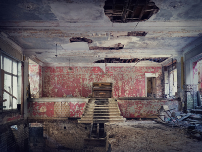 Grand Hotel / Lost places  Fotografie von Fotografin Kathrin Broden ★1 | STRKNG