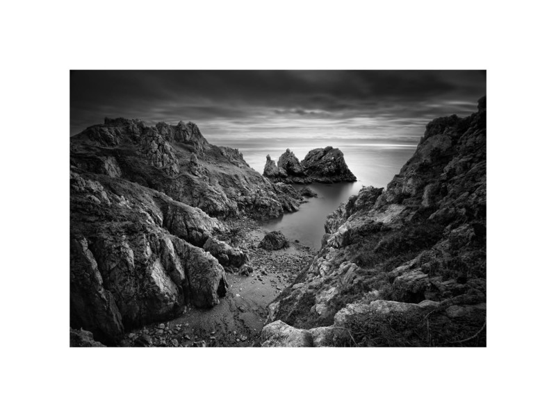 Le Havre des Moies towards the Pea Stacks (Les Tas du Pois d'Amont), at Jerbourg, Guernsey. - &copy; Tim Harvey | Waterscapes