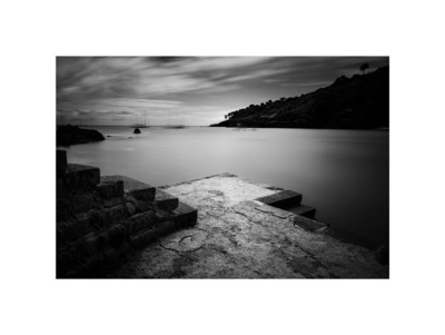 The moorings at Fermain Bay on the east coast of Guernsey, Channel Islands. / Wasserlandschaften  Fotografie von Fotograf Tim Harvey ★1 | STRKNG